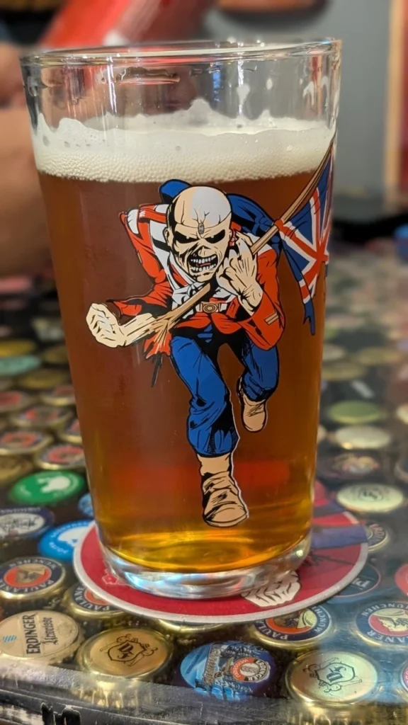 Iron Maiden "Trooper" Vaso Cerveza Cristal Oficial + Portavaso