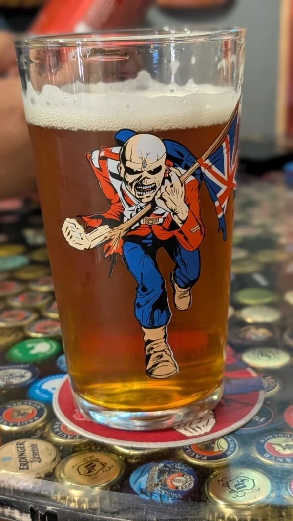 Iron Maiden "Trooper" Vaso Cerveza Cristal Oficial + Portavaso
